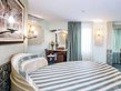   - suite with round bed